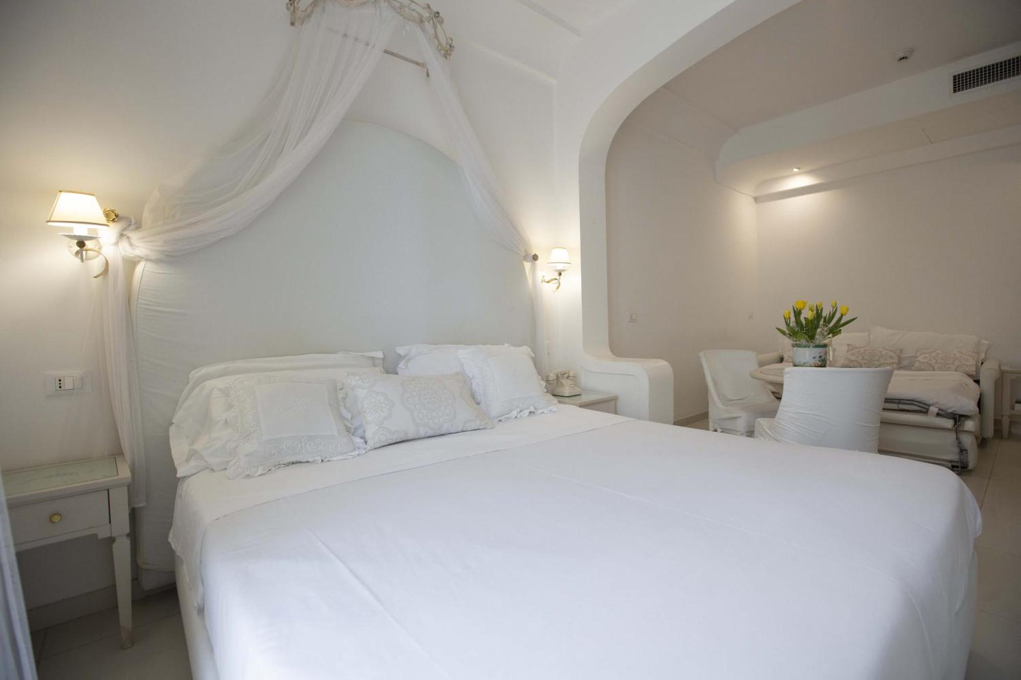 Hotel Al Cavallino Bianco Riccione Exteriör bild